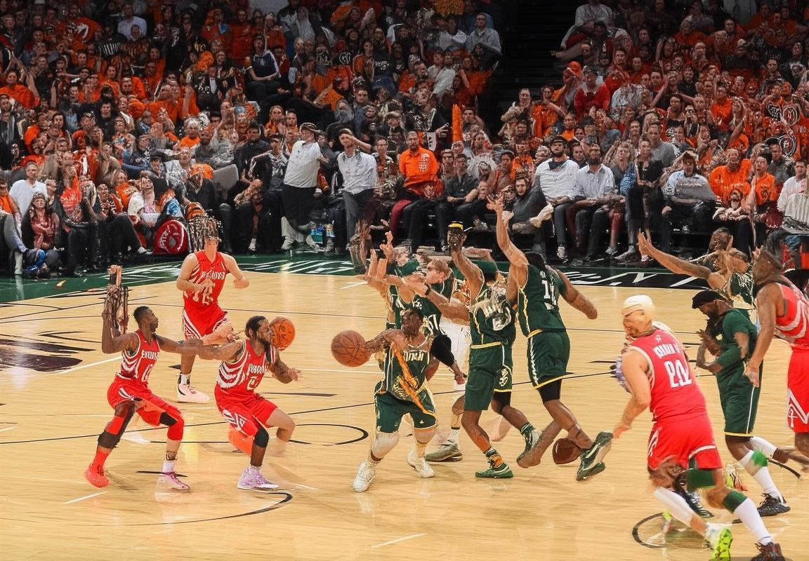 2017年NBA火箭VS雄鹿经典对决：哈登阿德托昆博巅峰对决